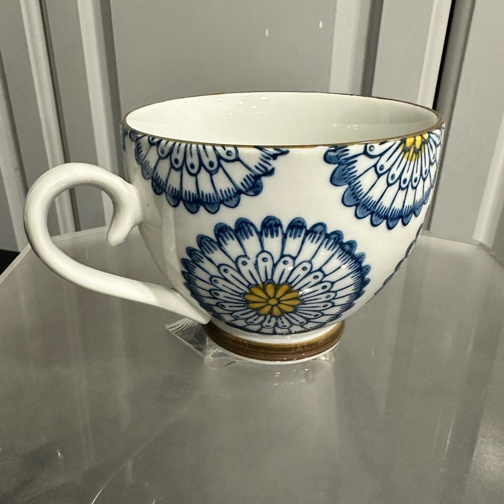 Asian Floral Blue & White Ceramic Mug Set (2) Large